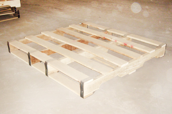 包鐵皮托盤(pán)